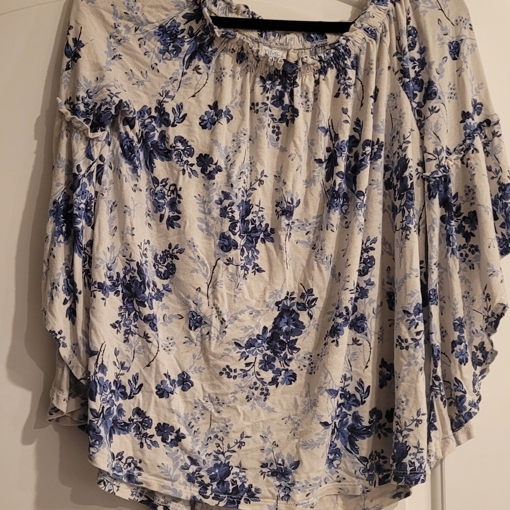 Pretty flowy off the shoulder top